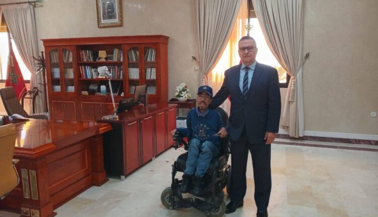 عامل إقليم بوجدور رفقة مدير المركز